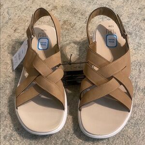 Time and Tru Naturalizer Women's Brown Strappy Sandals